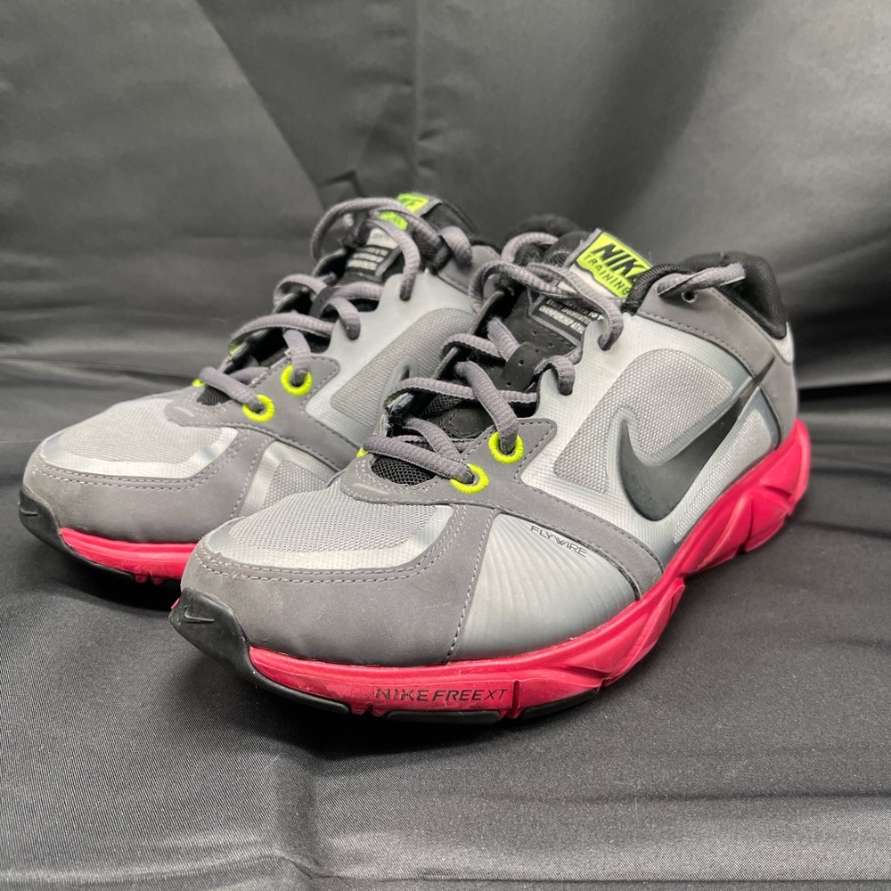 NIKE Women's FREE XT QUICK FIT FLYWIRE RUNNING SHOES  Size 7 

415257402